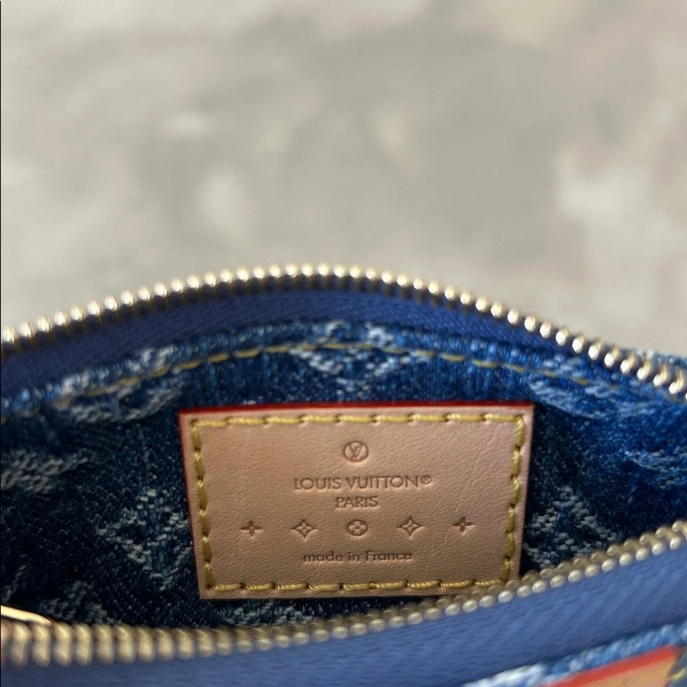 🖤 New! Limited Edition! Louis Vuitton Denim Key Pouch